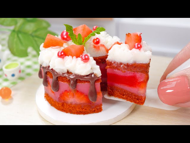 Miniature Strawberry Chocolate Mousse Cake Decorating