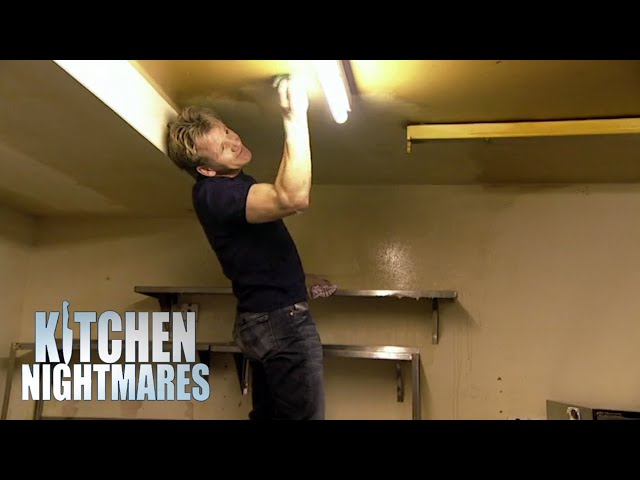 Gordon Helps With A Kitchen Makeover | Kitchen Nightmares