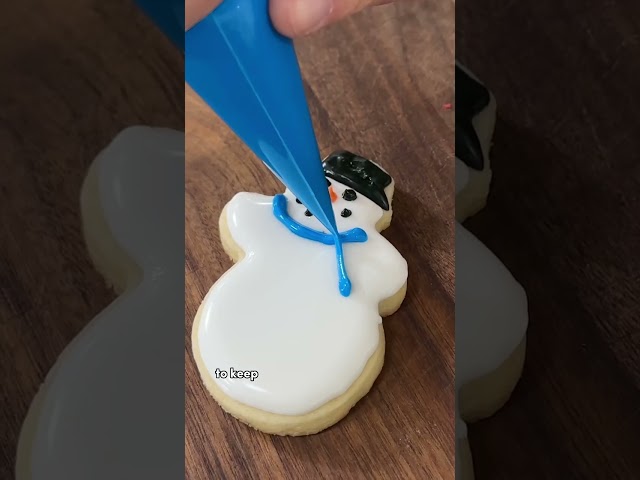 Decorate Sugar Cookies with Royal Icing