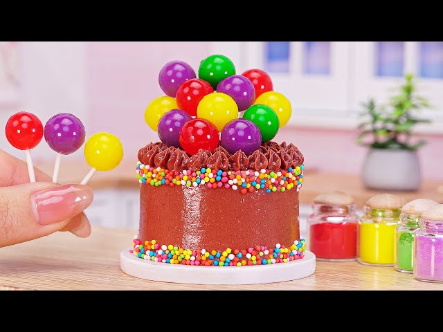 Miniature Lollipop Chocolate Fudge Cake Decorating