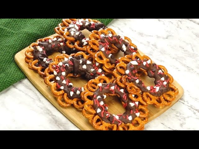 Pretzel Wreaths