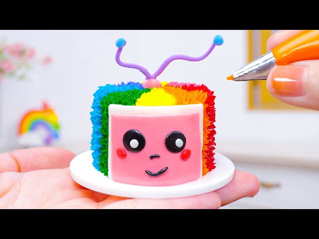 Cute Miniature Rainbow Cake Decorating