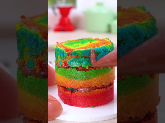 Wonderful Miniature Rainbow Cake Decorating