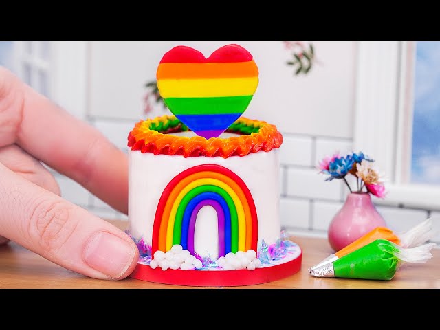 Fancy Miniature Buttercream Rainbow Cake Tutorial