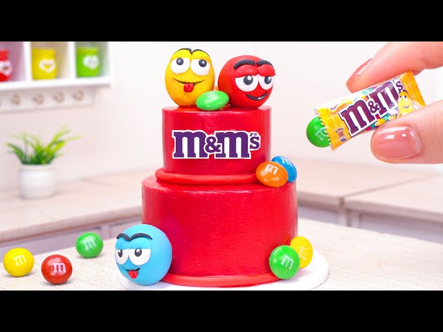 Satisfying Miniature M&M&s Cake Decorating