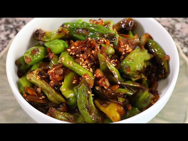 Stir-fried green chili peppers