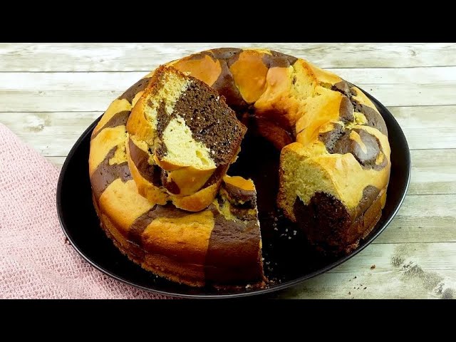 Multicolor bundt cake: perfect for a tasty snack