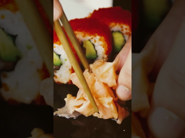 Tobiko Sushi Roll