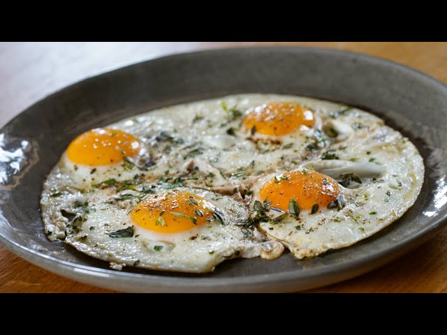Eggs in a Stainless Pan Without Sticking
