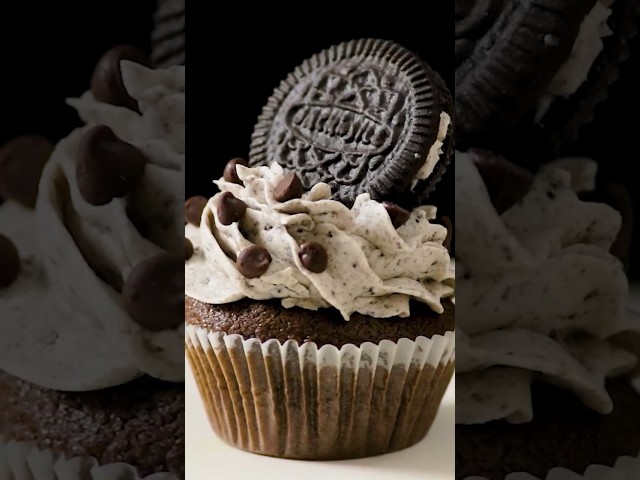 Oreo Biscuit Cupcake