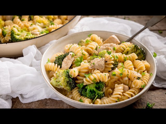 One-pot Chicken & Broccoli Pasta