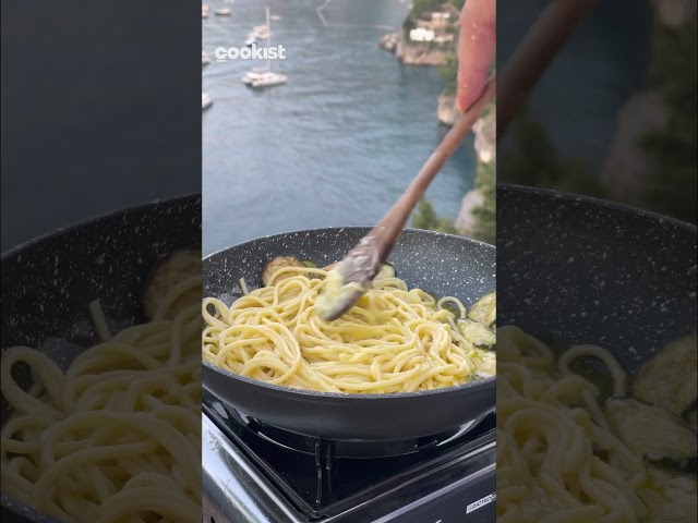  Spaghetti with Zucchini in Positano