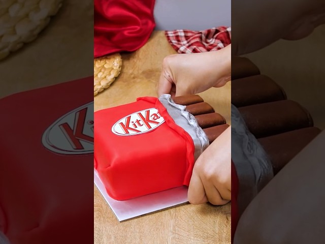 Kit Kat Fondant Cake
