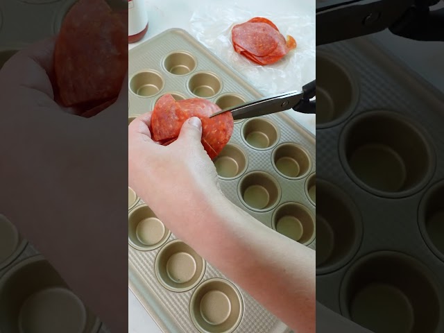 Bite-Sized Pepperoni Pizza Cups
