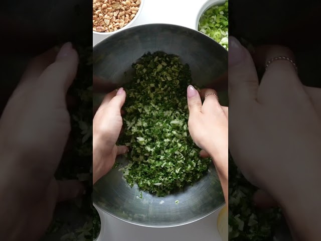 Roasted Peanut Kale Crunch Salad