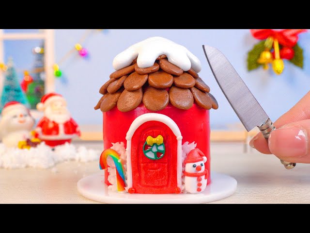 Delightful Mini Christmas Cake Decoration