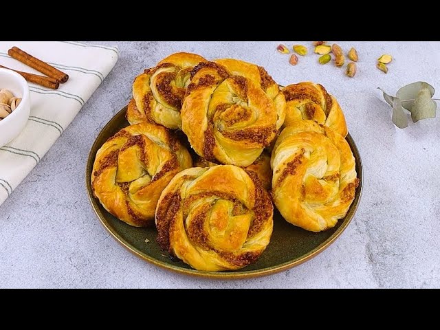 Pistachio Puff Pastry Knots: a Quick and Tasty Treat to Try