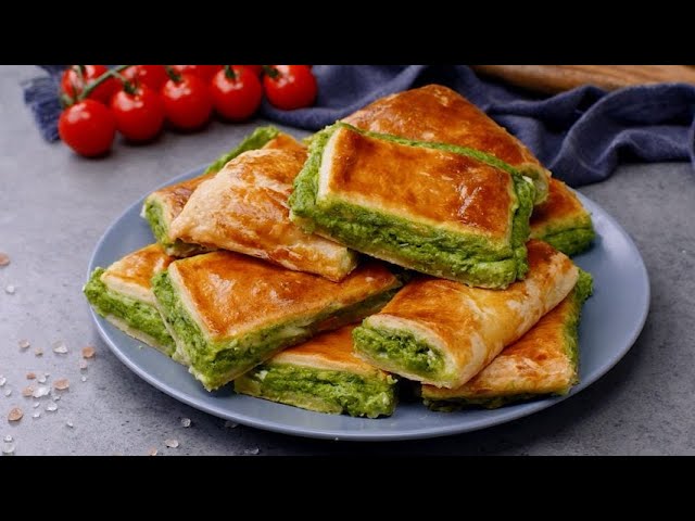 Savory Puff Pastry Pie with Spinach and Cheese: the Creamy and Delicious Savory Pie