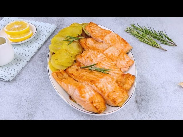 Salmon and Baked Potatoes: Quick and Easy