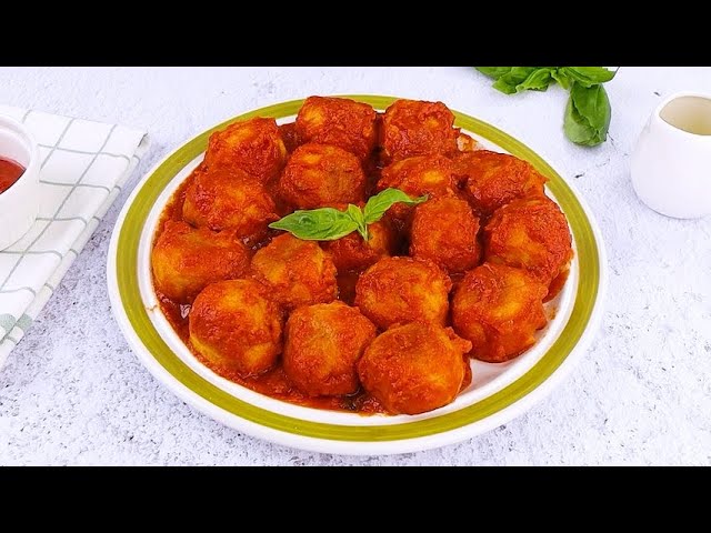 Easy and Delicious Stale Bread Meatballs with Sauce