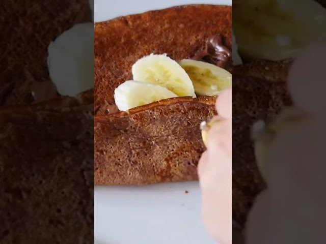Chocolate, Nutella, and Banana Crepes for the ideal breakfast 
