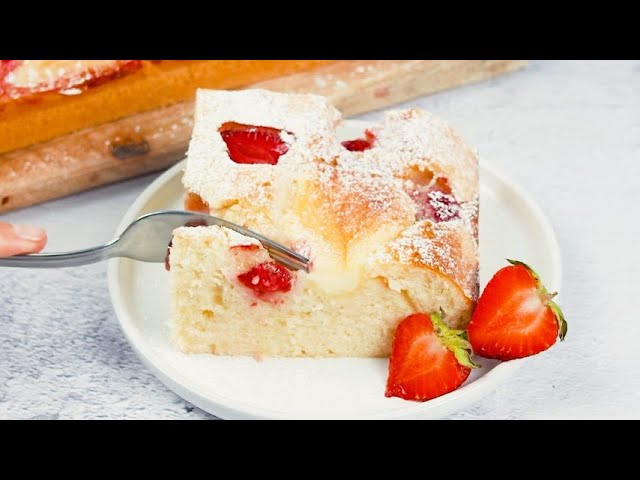 Strawberry Cake: Super Moist and Delicious