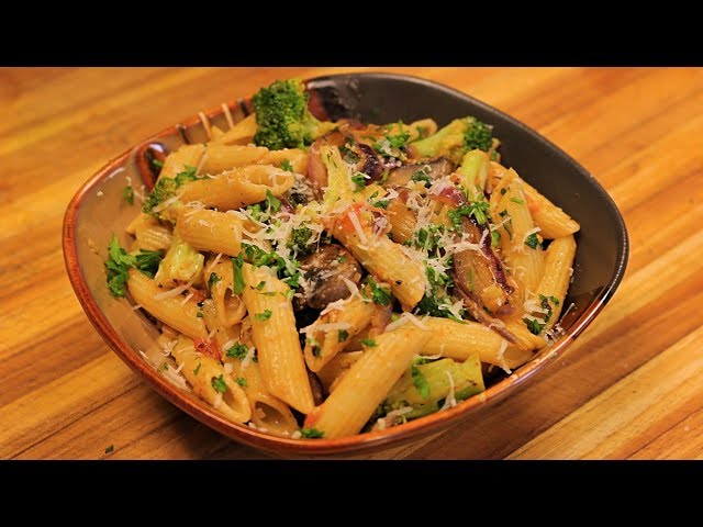 Pasta with Broccoli in white wine sauce