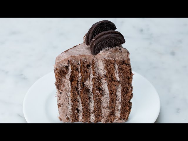 Vertical Layered Cookies and Cream Cake