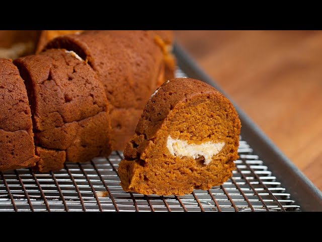 Pumpkin Bread Ring With Maple Cream Cheese Filling