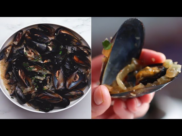 25 Minute Mussels In White Wine