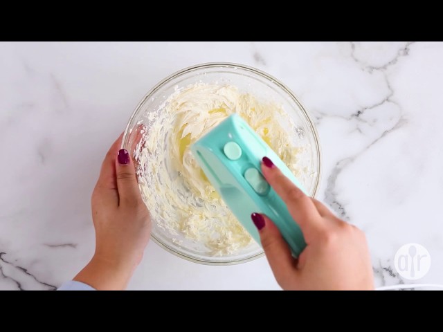 How to Make Romantic Lemon Cheesecake Pancakes
